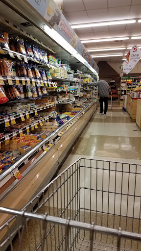 Grocery Store «E W James & Sons Supermarkets», reviews and photos, 1301 W Wood St, Paris, TN 38242, USA