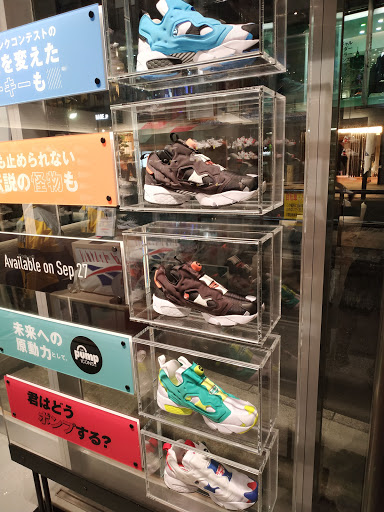 Reebok CLASSIC Store Harajuku