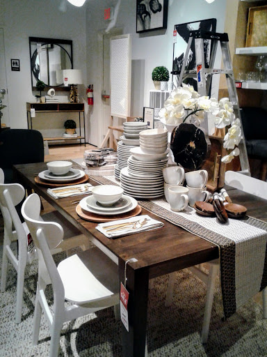 Furniture Store «west elm», reviews and photos, 1201 NW Couch St, Portland, OR 97209, USA