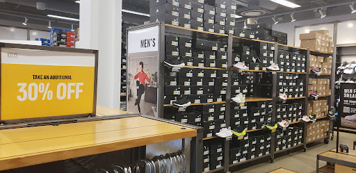 Clothing Store «Under Armour Factory House», reviews and photos, 3026 Outlet Dr, Edinburgh, IN 46124, USA