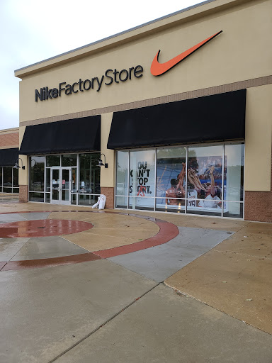 Clothing Store «Nike Factory Store», reviews and photos, 7105 Mills Civic Pkwy #140, West Des Moines, IA 50266, USA