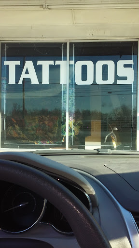 Tattoo Shop «Jolly Roger Tattoo Shop», reviews and photos, 1000 Old Mayfield Rd, Paducah, KY 42003, USA