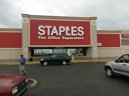 Office Supply Store «Staples», reviews and photos, 204 Airport Plaza Blvd, Farmingdale, NY 11735, USA