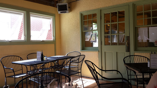 Italian Restaurant «Bambinos Cafe on Delmar», reviews and photos, 1141 E Delmar St, Springfield, MO 65807, USA