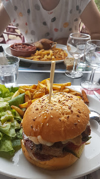 Cheeseburger du Restaurant Ferme Moulié - l'estanquet deu guit - Famille Ducamp à Brassempouy - n°2