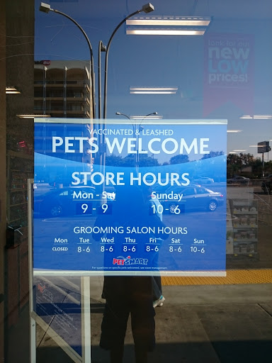 Pet Supply Store «PetSmart», reviews and photos, 13720 Riverside Dr, Sherman Oaks, CA 91423, USA