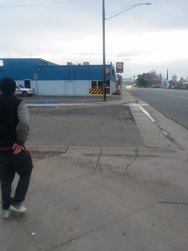 Auto Parts Store «NAPA Auto Parts - Bakersfield Roberts Lane», reviews and photos, 720 Roberts Ln, Bakersfield, CA 93308, USA