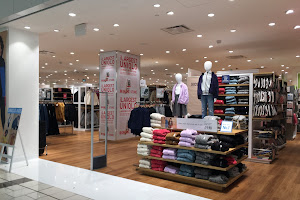 UNIQLO Guildford Town Center