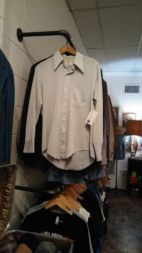 Vintage Clothing Store «Retromended Vintage», reviews and photos, 930 N Mills Ave, Orlando, FL 32803, USA