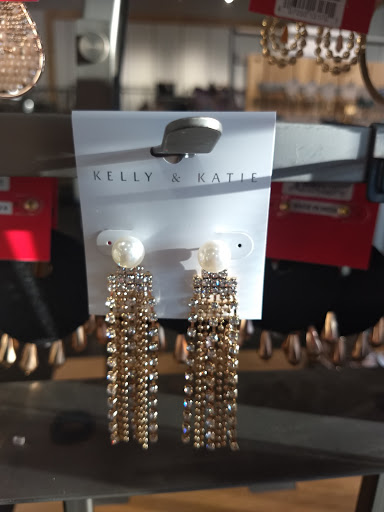 Shoe Store «DSW Designer Shoe Warehouse», reviews and photos, 4049 Grand Ave, Chino, CA 91710, USA