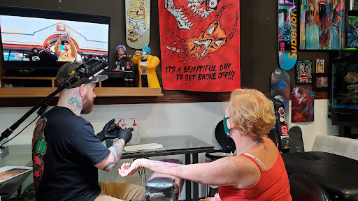 Body Piercing Shop «Blue Horse Shoe Tattoo and Piercing», reviews and photos, 3513 Virginia Beach Blvd, Virginia Beach, VA 23452, USA