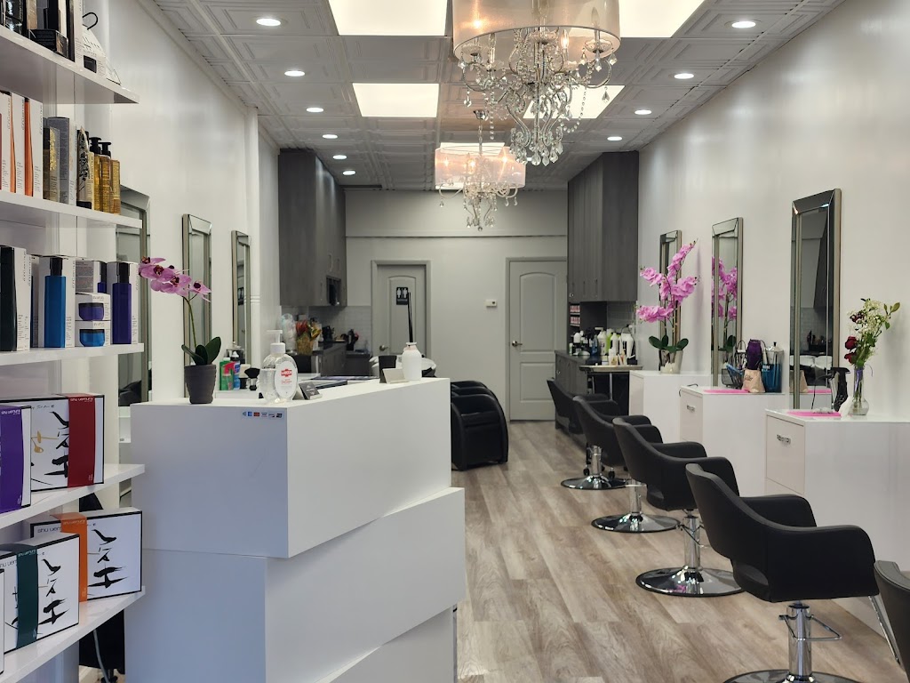 Elegance Salon 10543