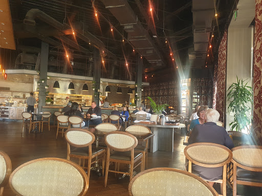 Shopping Mall «Scottsdale Waterfront», reviews and photos, 7135 E Camelback Rd #165, Scottsdale, AZ 85251, USA