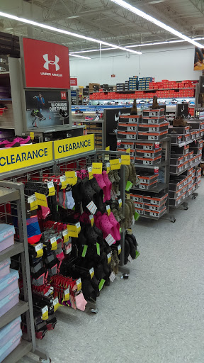 Sporting Goods Store «Academy Sports + Outdoors», reviews and photos, 14260 Manchester Rd, Manchester, MO 63011, USA