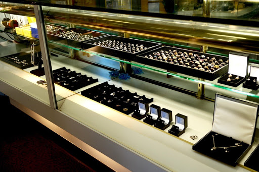 Pawn Shop «Yankee Peddler & Pawn», reviews and photos, 7 Pitkin St, East Hartford, CT 06108, USA