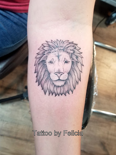 Explore eagle and flag tattoo ideas, creative tattoo ideas in Fort Myers, available at Tiger Lotus Tattoo and Piercing