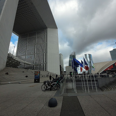 Crèche Grande Arche - La Maison Bleue à Puteaux