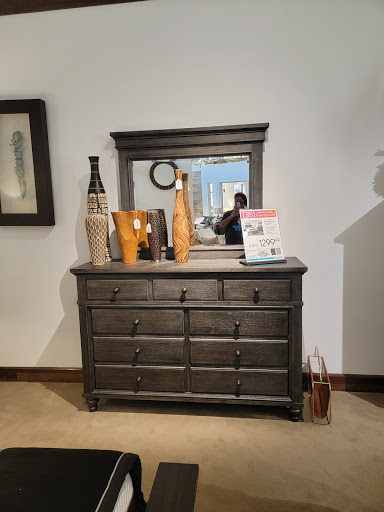 Furniture Store «Rooms To Go & Rooms To Go Kids Furniture Store - Montgomery», reviews and photos, 6810 Eastchase Pkwy Suite A, Montgomery, AL 36117, USA