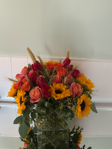 Florist «Event Connoisseur Flowers & Gifts», reviews and photos, 39 New London Turnpike #116, Glastonbury, CT 06033, USA