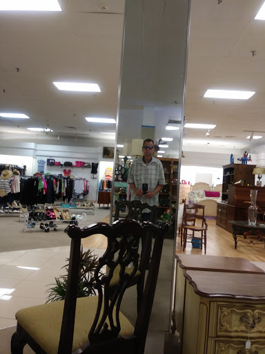 Shopping Mall «DeSoto Square Mall», reviews and photos, 303 301 Blvd W, Bradenton, FL 34205, USA