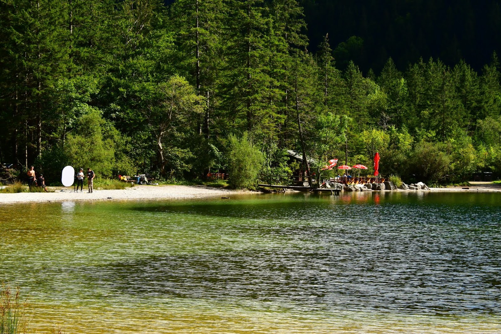 Foto av Seestuberl beach omgiven av klippor