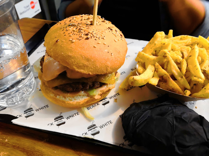Black & White Burger Châtelet à Paris