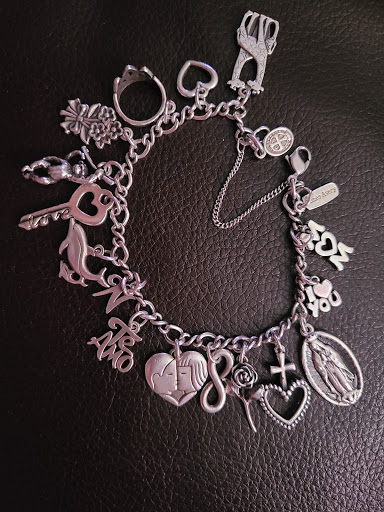 Jewelry Store «James Avery Jewelry», reviews and photos, 25723 Northwest Fwy, Cypress, TX 77429, USA