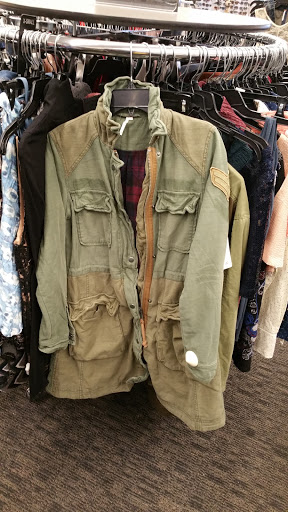 Department Store «Nordstrom Rack The Shops at Oak Brook Place», reviews and photos, 2155 22nd St, Oak Brook, IL 60523, USA