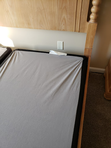 Furniture Store «Raymour & Flanigan Furniture and Mattress Store», reviews and photos, 110 S West End Blvd, Quakertown, PA 18951, USA