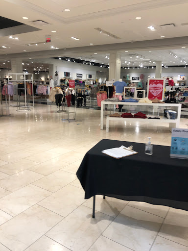 Clothing Store «Forever 21», reviews and photos, 651 Kapkowski Rd, Elizabeth, NJ 07201, USA