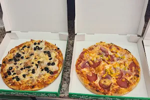 Mano Pizza image