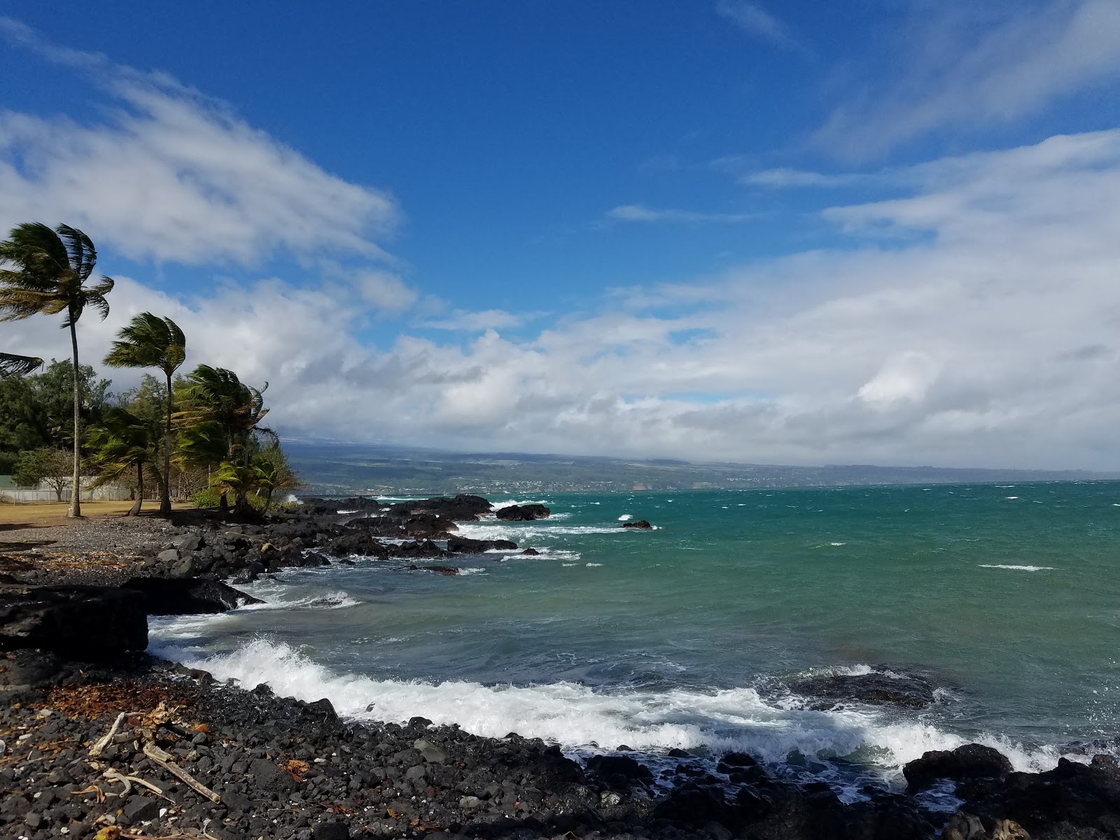 Foto von Keaukaha Beach mit felsiges gelände Oberfläche