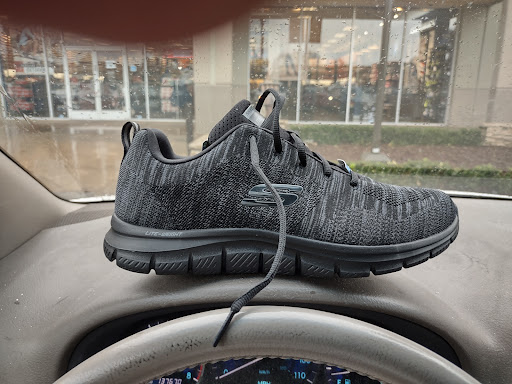 Shoe Store «SKECHERS Factory Outlet», reviews and photos, 1251-53 Marina Ct, San Leandro, CA 94577, USA