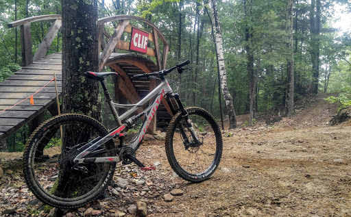 Bicycle Store «JRA Cycles», reviews and photos, 229 Salem St, Medford, MA 02155, USA