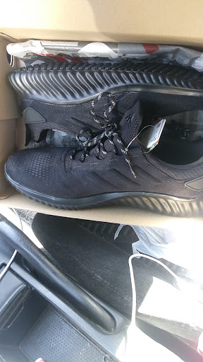 Shoe Store «WSS», reviews and photos, 104 W Foothill Blvd, Rialto, CA 92376, USA