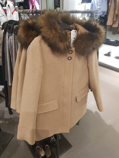 Stores to buy women's coats Toronto