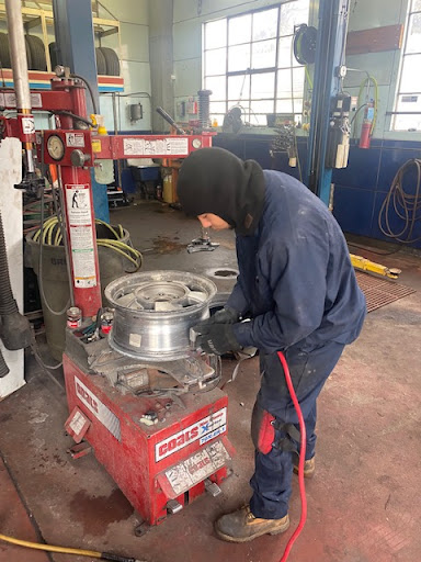 Auto Repair Shop «Greitens Auto Service», reviews and photos, 5804 W Bluemound Rd, Milwaukee, WI 53213, USA