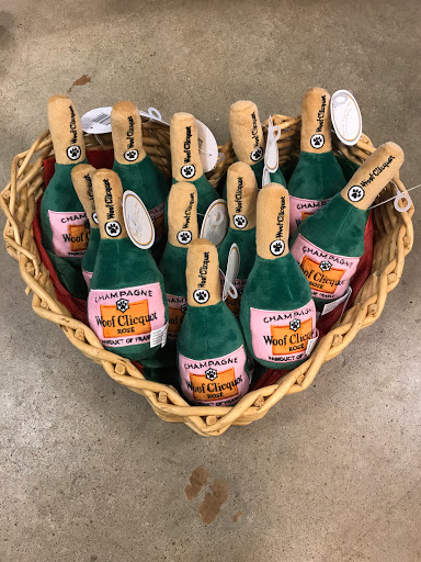 Pet Supply Store «Dog Dish», reviews and photos, 1778 Utica Square, Tulsa, OK 74114, USA