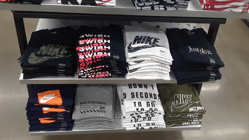 Clothing Store «Nike Factory Store», reviews and photos, 2950 I-20 Frontage Rd #755, Grand Prairie, TX 75052, USA