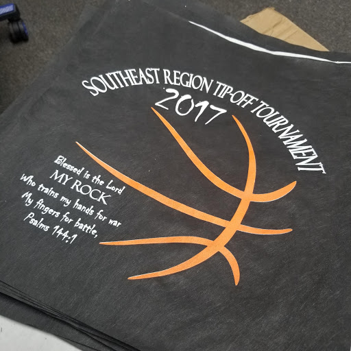 Sign Shop «Hue Graphics & Apparel, LLC», reviews and photos, 1365 4 Th Ave, Auburn, GA 30011, USA