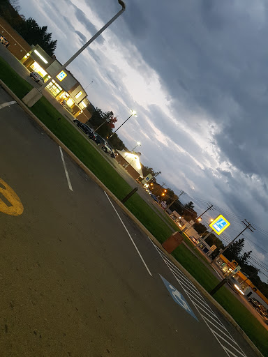 Supermarket «ALDI», reviews and photos, 6111 S Salina St, Syracuse, NY 13205, USA