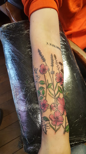 Explore hamsa hand tattoo ideas, creative tattoo ideas in Hillsboro, available at MOO MANU TATTOO