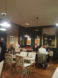 Atmosphère du Restaurant de spécialités perses Le Plateau des Mille Vaches à Montreuil - n°13