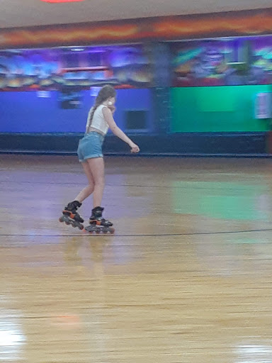 Roller Skating Rink «Sparkles Family Fun Center of Gwinnett», reviews and photos, 1104 Grayson Hwy, Lawrenceville, GA 30045, USA