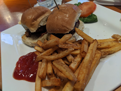 Bar & Grill «Boston Billiard Club & Casino», reviews and photos, 55 Northeastern Blvd, Nashua, NH 03062, USA