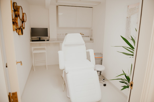 Blossom Cosmetic Clinic - Dentist