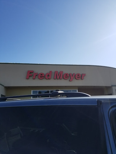 Grocery Store «Fred Meyer», reviews and photos, 14300 1st Avenue South, Burien, WA 98168, USA