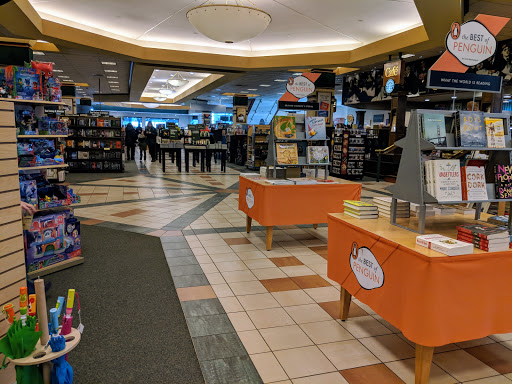 Book Store «Barnes & Noble», reviews and photos, 765 NJ-17, Paramus, NJ 07652, USA