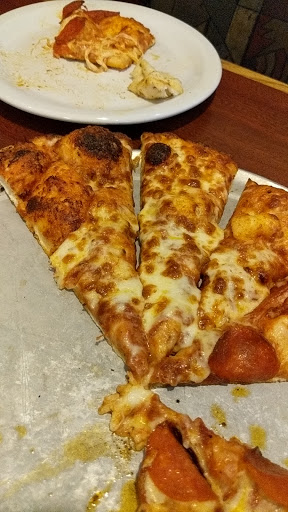 Pizza Restaurant «Round Table Pizza», reviews and photos, 9055 Woodcreek Oaks Blvd #190, Roseville, CA 95747, USA