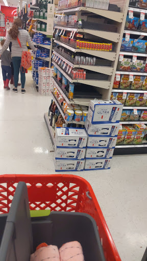 Department Store «Target», reviews and photos, 18855 N Market Pl Dr, Aurora, OH 44202, USA